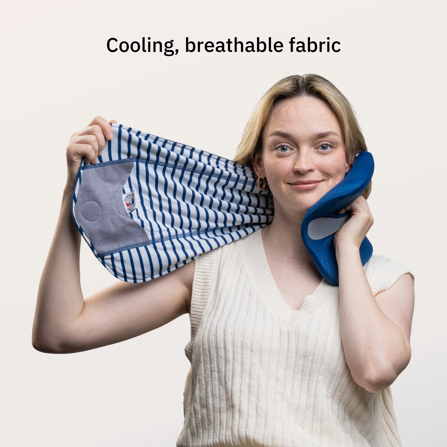 Major League Baseball® x Trtl Pillow Cool - Image 3